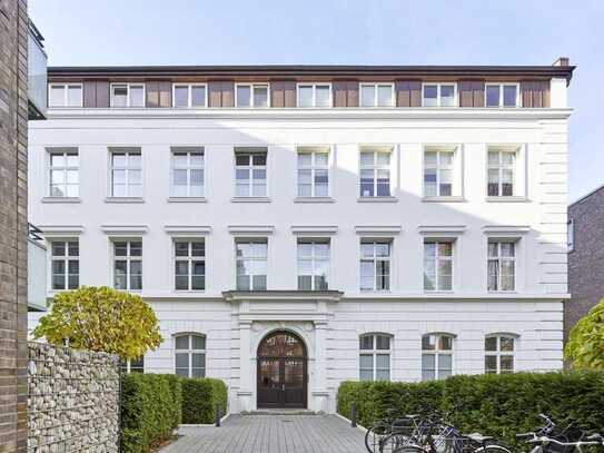 Traumhafte repräsentative 4 Zi. Altbauwohnung- Top Zustand- Sehr ruhige Lage