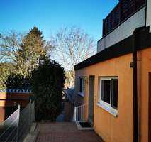 Gepflegte Wohnung/Haus mit vier Zimmern, Balkon und Garten