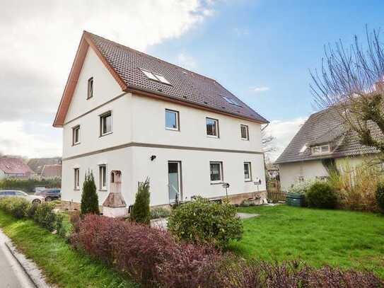 Komplett renoviertes großzügiges Ein-/Zweifamilienhaus in ruhiger Lage von Blomberg