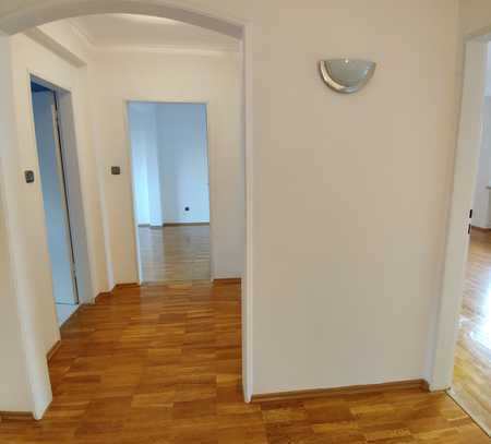 Schöne helle 3-Zimmer-Wohnung Dornbusch/Dichterviertel Frankfurt am Main