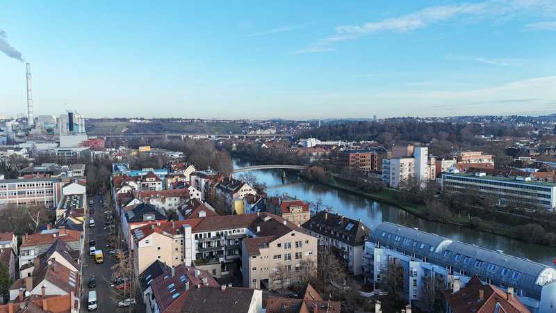 + Stuttgart Bad-Cannstatt + Mehrfamilienhaus mit 7 Einheiten + 4 PKW-Stellplätze +