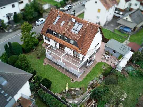 Gepflegtes, geräumiges Zweifamilienhaus in ruhiger Lage