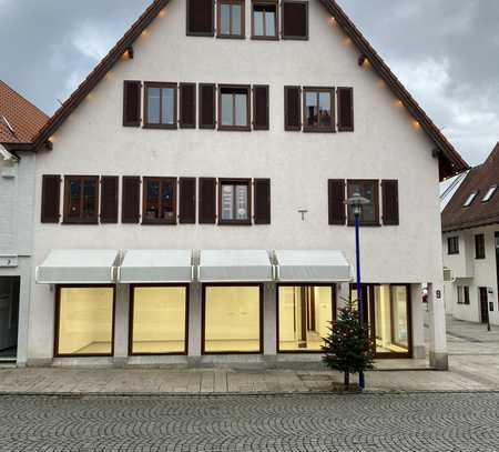 Attraktive Ladenfläche / Büro mit großer Schaufensterfront beim Metzinger Rathaus und Marktplatz