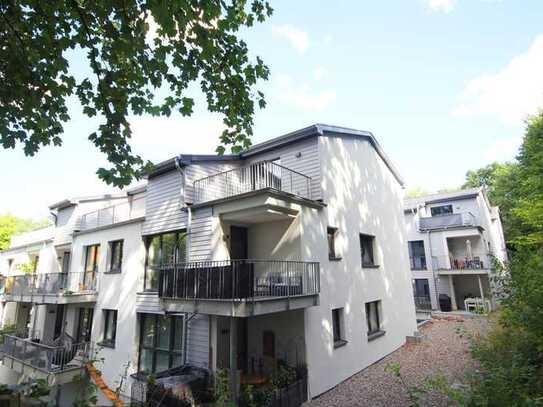 Penthouse an der Schwentine!
Neuwertige 4-Zimmer Wohnung
mit Dachterrasse, Lift, TG