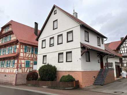 Ein.- bis Zweifamilienhaus mit großer Scheune in Loffenau zu verkaufen.
