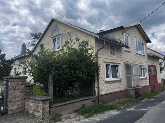 *** Schnäppchen*** Einfamilienhaus mit großer Garage und schönem Grundstück!