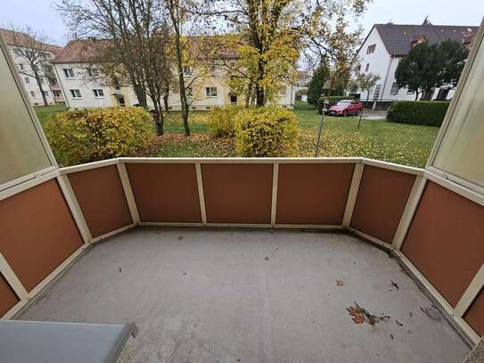 Ruhige 3-Zimmer-Wohnung im EG mit Balkon und Gartenblick