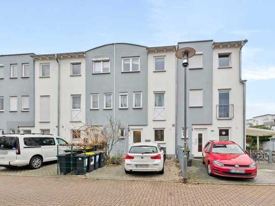 Provisionsfrei! Familienfreundliches Haus mit Garten, im begehrten Lindenviertel in Frankfurt-Höchst