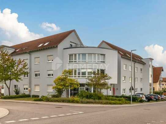 Ruhig gelegen: Schicke & große Maisonette mit Fensterbad, Dachterrasse, Balkon, 2 TG-Stellplätzen