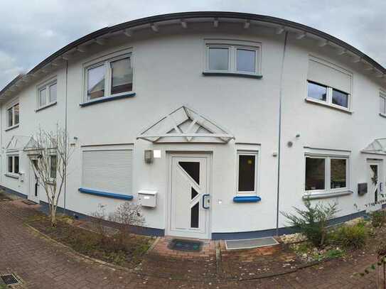 Ruhiges, gepflegtes 5-Zimmer-Reihenmittelhaus in 76744 Wörth am Rhein