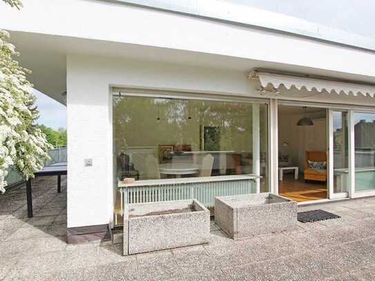 Einzigartig! Möblierte DG-Wohnung mit 120qm Dachterrasse in idyllischer Wohngegend