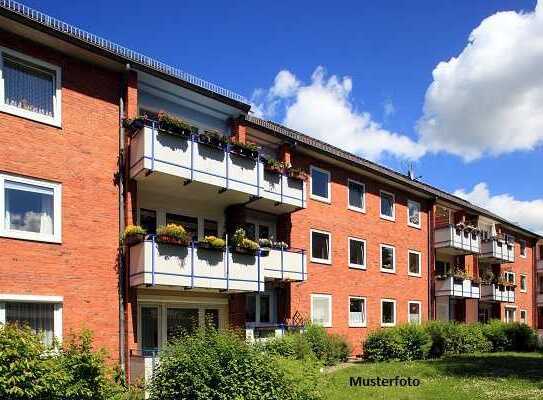 Mehrfamilienhaus mit Garage