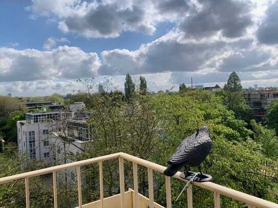 im sanierten Gebäude 4 Zi. ETW mit Park-Blick !!!