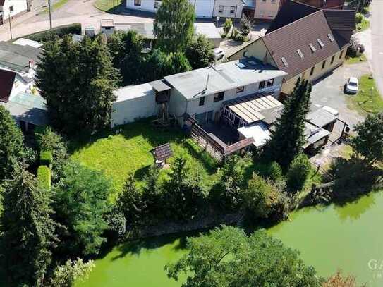 Vielseitiges Wohnhaus mit Ladentheke, Holzblockhaus und großem Grundstück in Reinsdorf