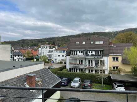 Bonn-Oberkassel, großzügige 2 Zimmer Wohnung in zentraler Lage mit PKW Tiefgaragenstellplatz