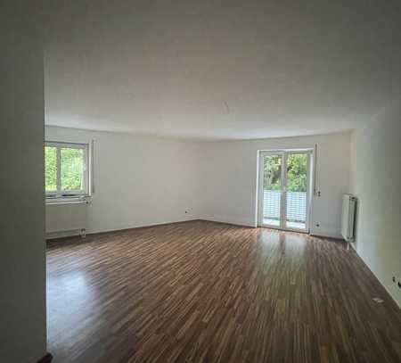 Helle 1,5 Zimmer Whg. mit Balkon und Tiefgaragenstellplatz