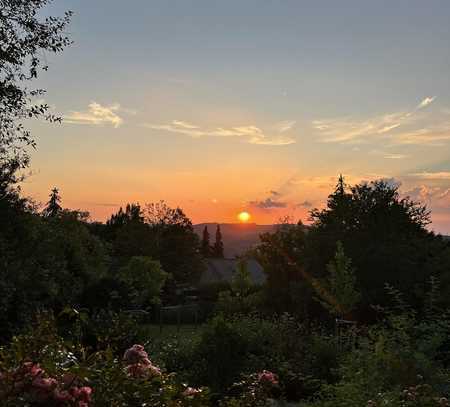 5-Zimmer Bungalow mit unverbaubarem Fernblick in Kelkheim-Eppenhain