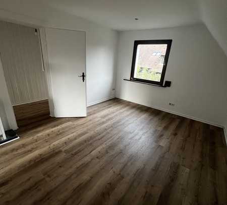 Erstbezug nach Sanierung: Stilvolle 3-Raum-Wohnung in Ratingen Hösel