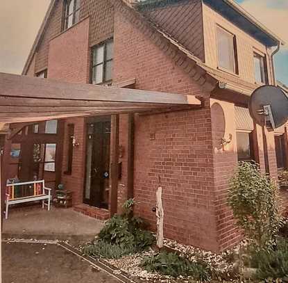 Familienfreundliches Doppelhaus mit Eigenenergie