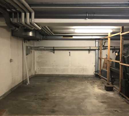 Stellplatz in Garage mit mehreren Stellplätzen