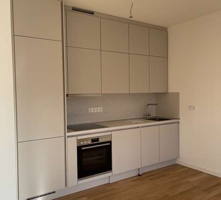 Erstbezug Studio Wohnung mit lux. Einbauküche in Berlin Ostbahnhof/Friedrichshain