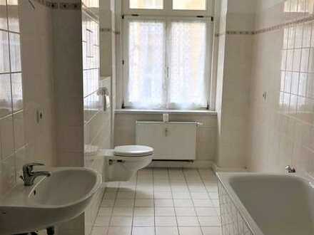 1.Etage 2-R-Wohnung Dusche+Badewanne, Tageslichtbad