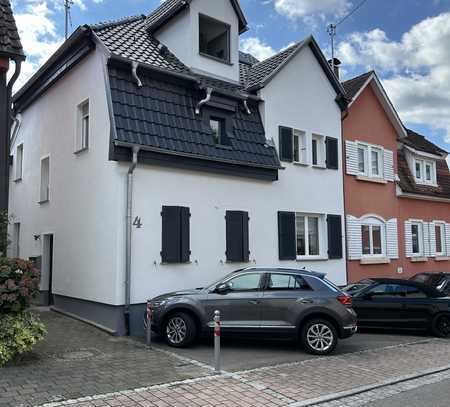 Erstbezug nach Sanierung! 3-Zimmer-Wohnung mit Einbauküche und Stellplatz in Remseck-Hochberg