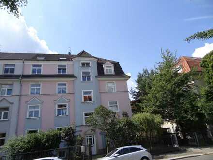 Neu renovierte 2-Zimmer-Wohnung in Striesen mit Balkon