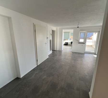 Neuwertige 4 Zimmer Wohnung mit Ebk zu Vermieten