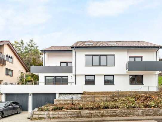 Hochwertig sanierte 4-Zi.-Terrassenwohnung - Garage - Stellplatz