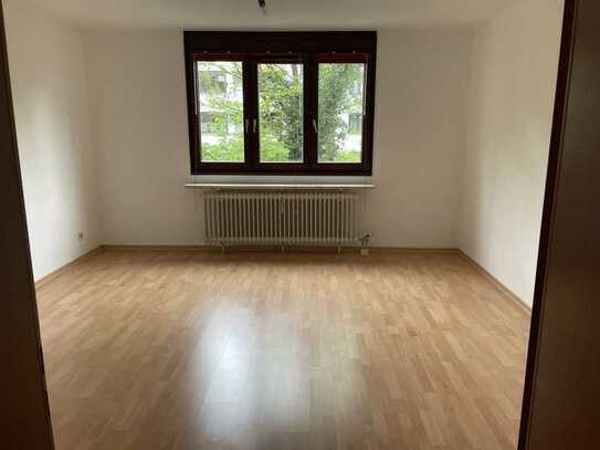 Schöne 2-Zimmer-Wohnung mit Balkon und EBK in München Sendling