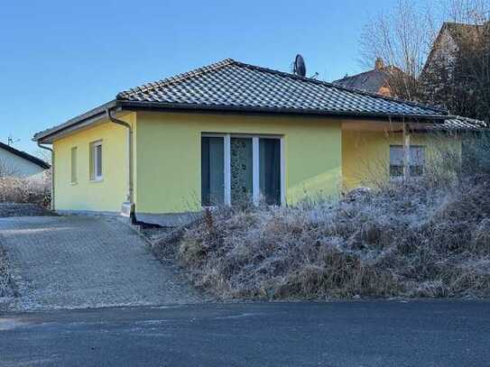 Neuwertiger Bungalow in schöner Wohngegend