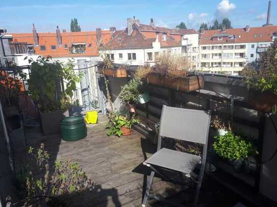 Schöne Dachgeschosswohnung mit Balkon und Blick in die Leineaue –90 m² Wohnfläche + 20 m² Nutzfläche