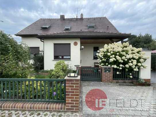 Top gepflegtes Einfamilienhaus mit Pool, Carport und Doppelgarage