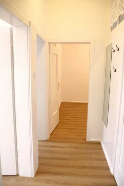                                                               Vier-Zimmer-Wohnung in Wiesbaden-Nordenstadt (ehemaliges Bauernhaus)                                                       in Nordenstadt (Wiesbaden)