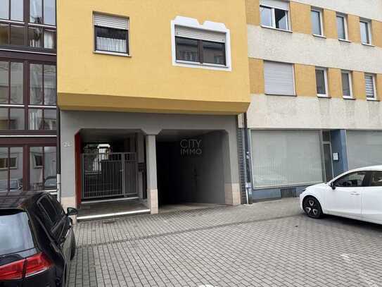 Tiefgaragenstellplatz in Verkehrsberuhigter Lage - Maxfeldstraße