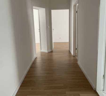 Stilvolle 2-Zimmer-Wohnung mit EBK in Berlin Neukölln ( NO WBS )