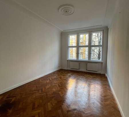 1900 € - 25 m² - 4.0 Zi.