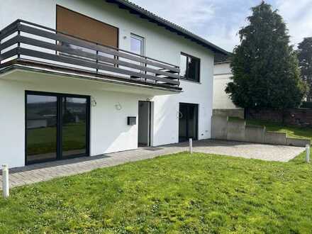 Komplett renovierte, gemütliche 2 Zimmerwohnung mit Panoramablick in Puderbach.