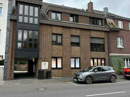 Modernisierte 3-Raum-Wohnung mit Balkon und Einbauküche in Mönchengladbach-Venn