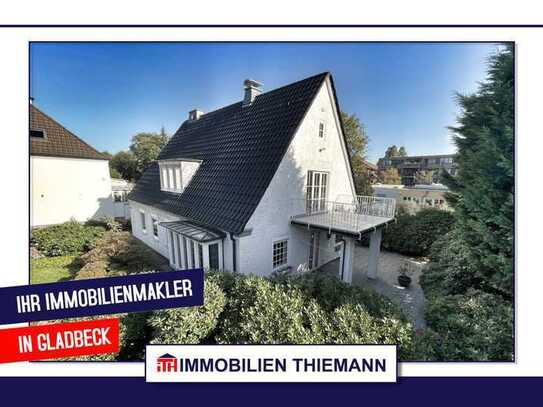 iTH: Stilvoller Wohntraum: Freist. Einfamilienhaus mit klassischem Charme in Toplage von Gladbeck!