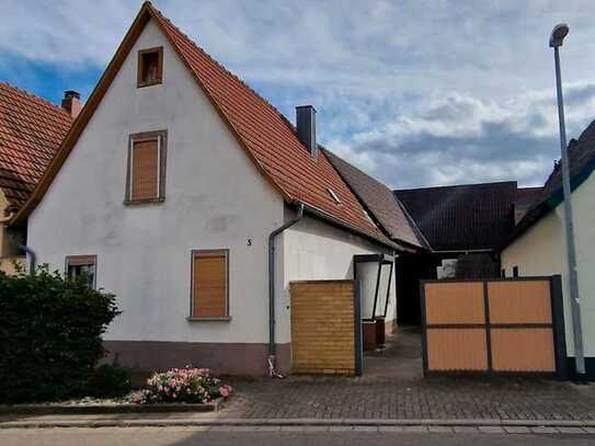 Bauernhaus mit großer Scheune in Schifferstadt
