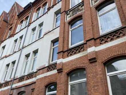 TOP modernisierte, großzügige und helle 4 - Zimmerwohnung, Wohnküche, neues Duschbad uvm.