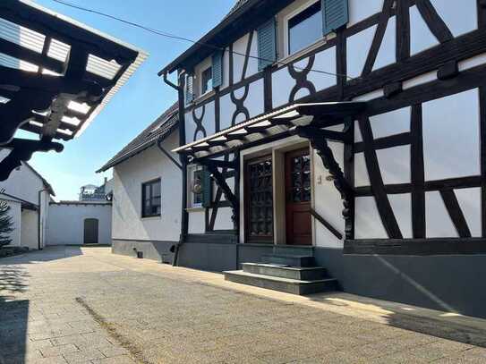 Fachwerkhaus im Herzen Bellheims mit großem Garten, Gästehaus, Keller und Doppelgarage