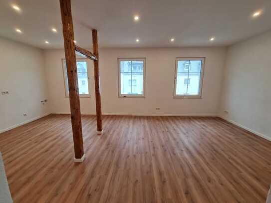 Freundliche und sanierte 3,5-Zimmer-Maisonette-Wohnung mit gehobener Innenausstattung in Boppard