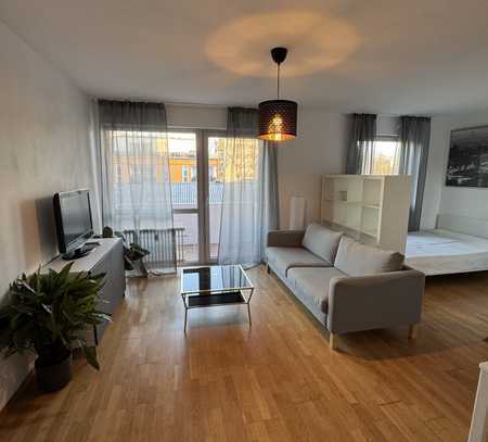 Vollmöblierte 1,5 Zimmer Frankfurt Rödelheim TG, Balkon, Aufzug