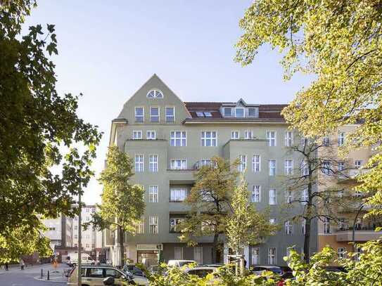 INVEST | 5 Zimmer Altbauwohnung mit Balkon im Herzen von Wilmersdorf!