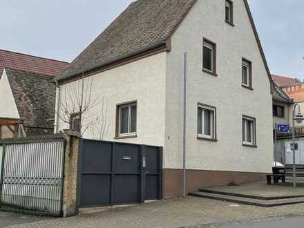 Ansprechendes 6-Zimmer-Einfamilienhaus mit EBK, Hof, Schuppen in Bodenheim