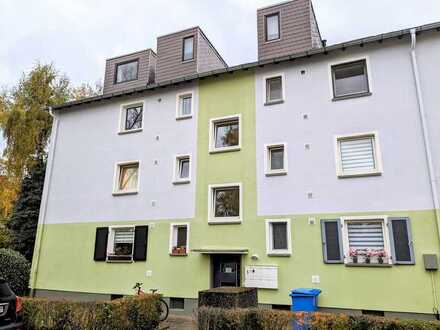 Modernisierte Wohnung mit drei Zimmern und EBK in Langen