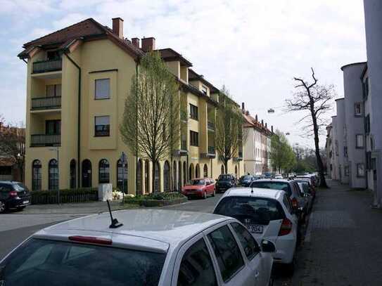 1 Zimmer-Apartment mit Loggia in ruhiger zentraler Lage